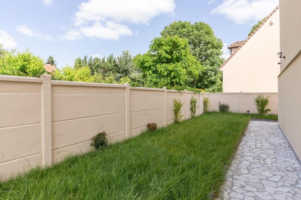Maison Elegante Et Spacieuse Écouen Kültér fotó